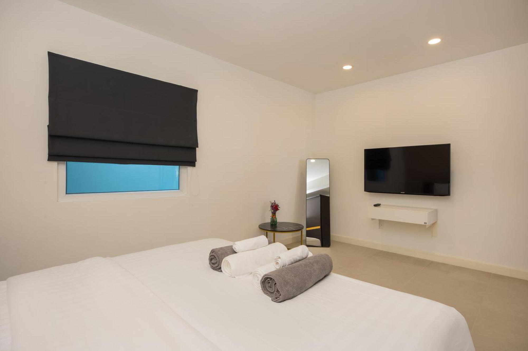 Woodbridge Property At Karon Butterfly Ban Karon Bilik gambar